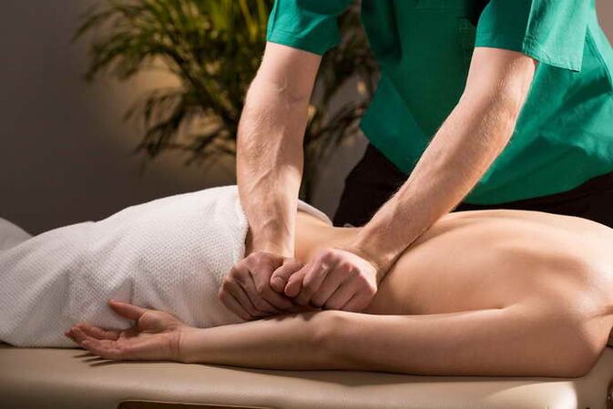 Massage with the patient's osteocondrosis